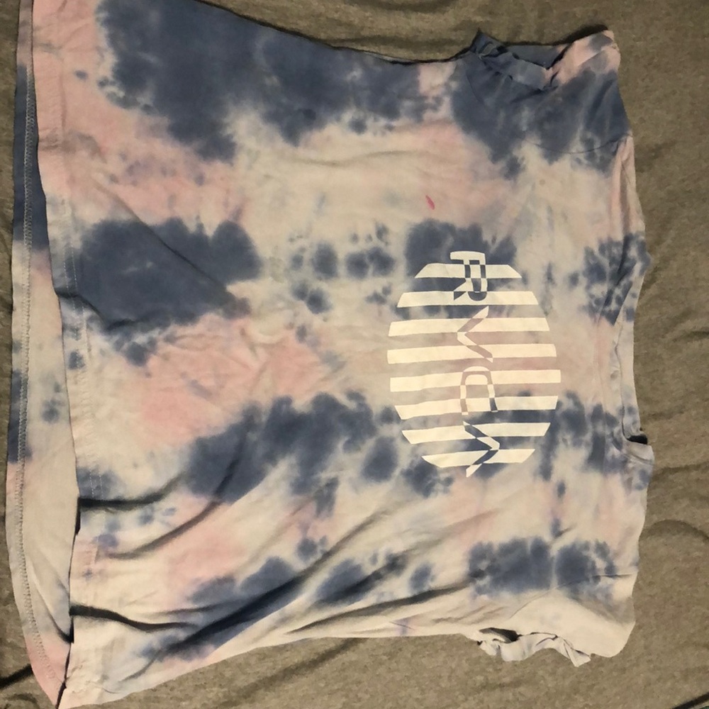 Tee shirt